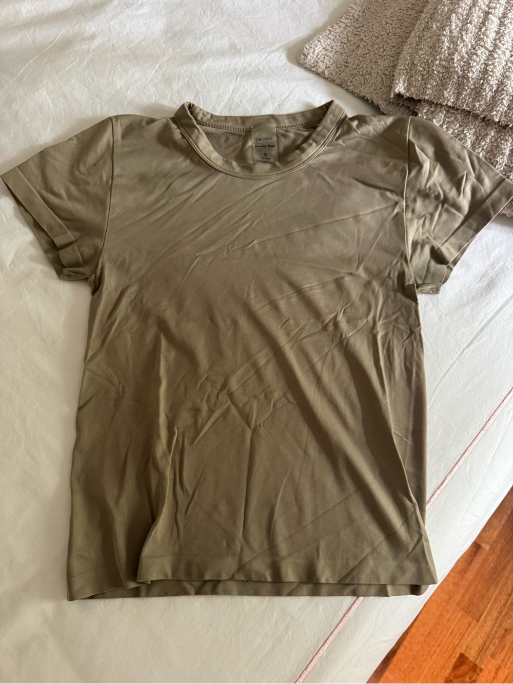 Aritzia Cinch Seamless Top Size M